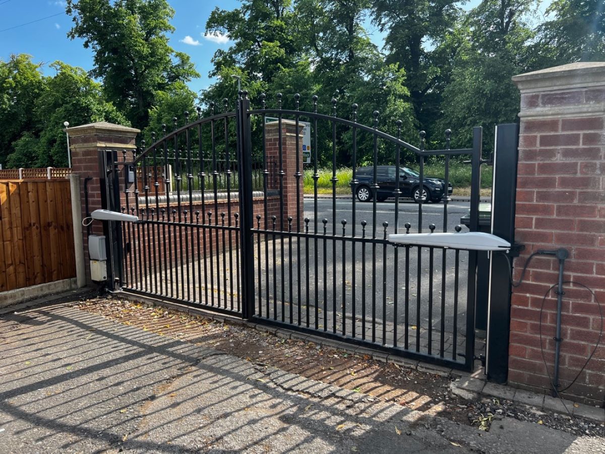 v2uk gate automation kit